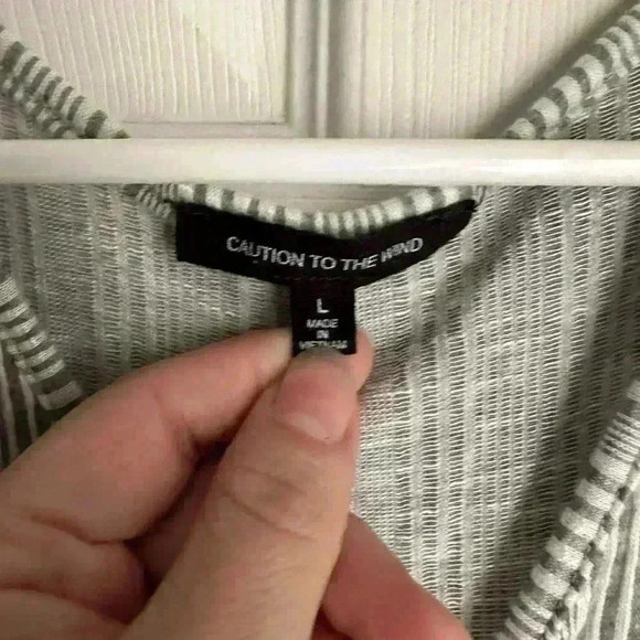 Caution To The Wind Women's Gray & White Striped Ribbed Dress Size L V-Neck - Picture 3 of 6